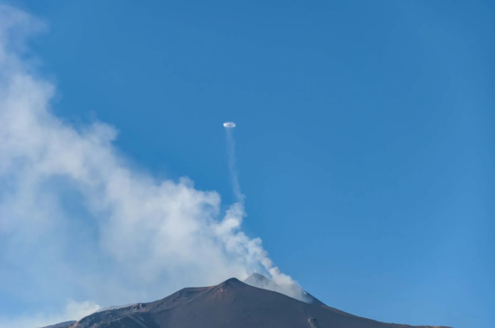 Etna vulkanı püskürdü - FOTOLAR